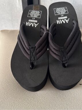 Black Platform Flip-Flop Sandals